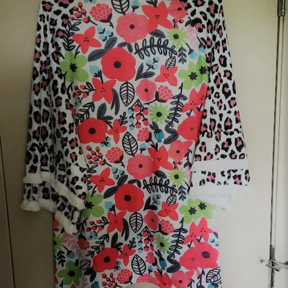 Boho Mixed Print Tunic Size 2XL Animal and Floral Super Fun! - Picture 6 of 7